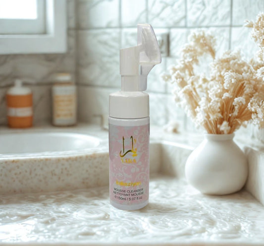 Yara Foaming Mousse Facial Cleanser with Attached Brush